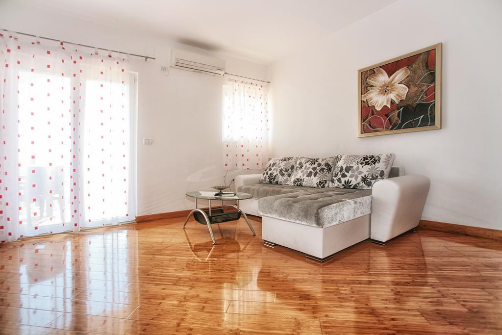Apartments Villa Happy Mrcevac 外观 照片