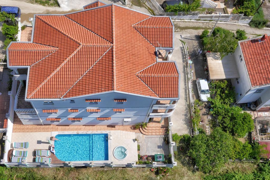Apartments Villa Happy Mrcevac 外观 照片